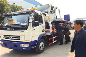 余江汽车道路救援拖车价格